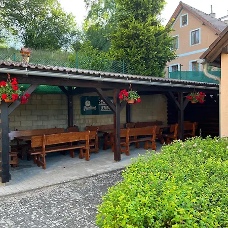 A Restaurace Lemberk بيت ضيافة Jablonné v Podještědí