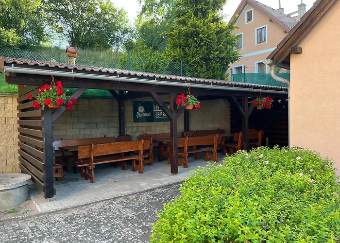 A Restaurace Lemberk Guest house Jablonne v Podjestedi