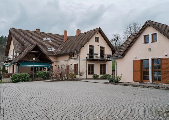 Guest house A Restaurace Lemberk Jablonne v Podjestedi