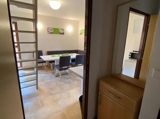 A Restaurace Lemberk Guest house Jablonne v Podjestedi